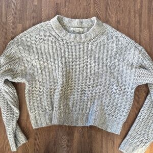 AMERICAN EAGLE GREY KNIT SWEATER SIZE XS